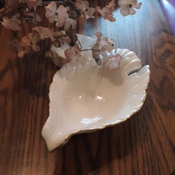 LENOX DOVE DISH   - Picture 1 of 4